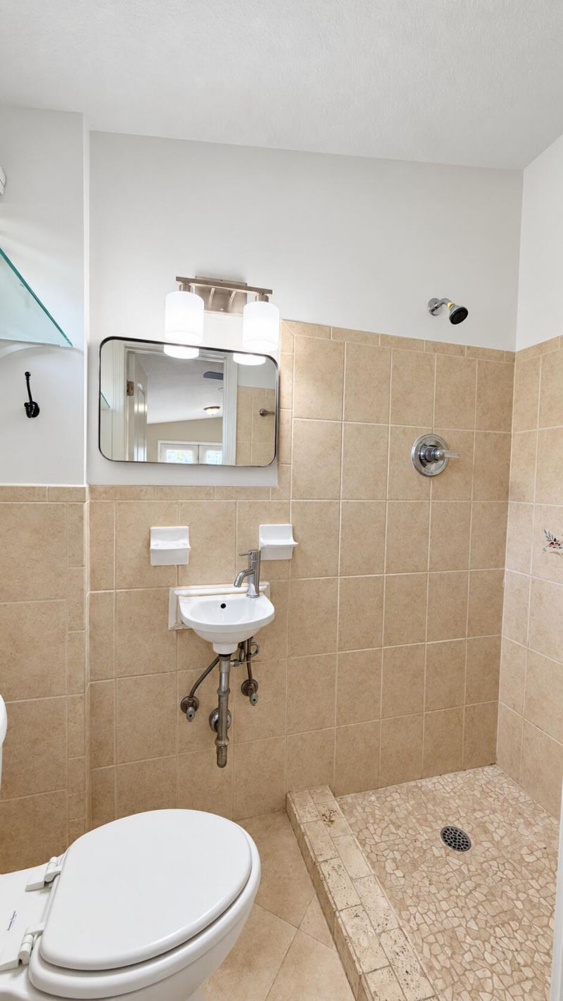 211 Dartmouth Drive, Lake Worth Beach, FL 33460 Photo