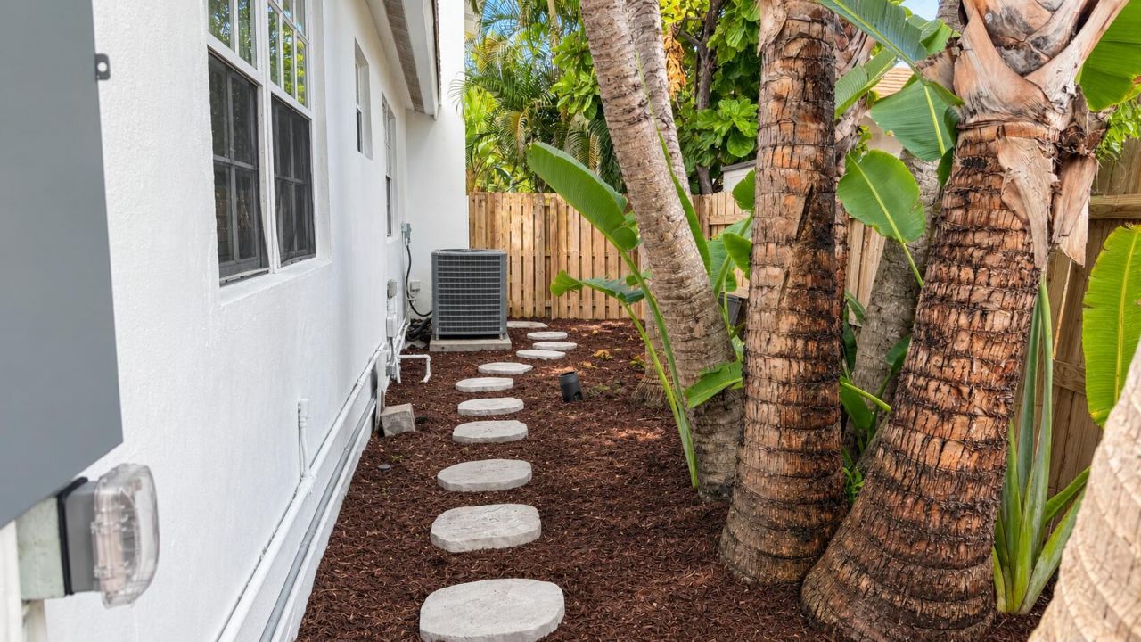211 Dartmouth Drive, Lake Worth Beach, FL 33460 Photo