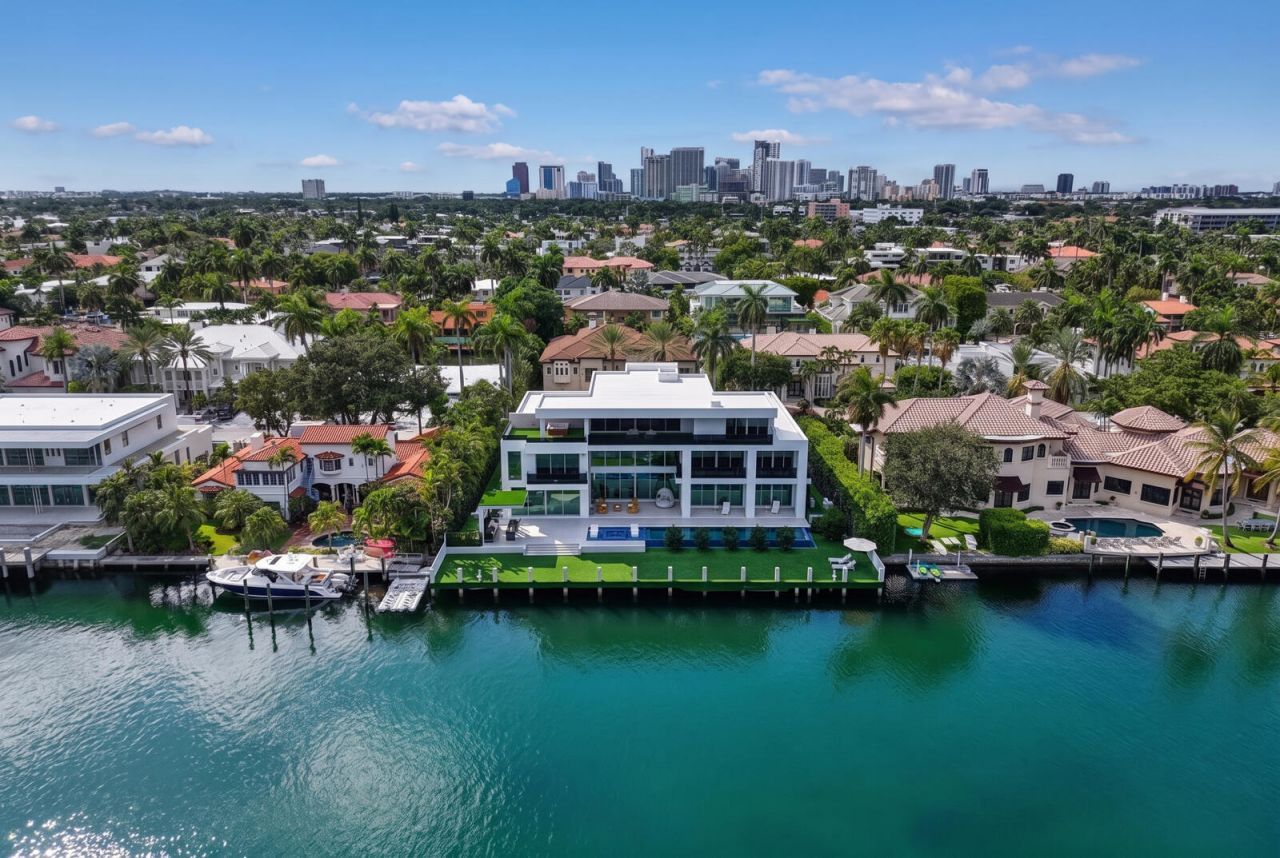 414 Royal Plaza Drive, Fort Lauderdale, FL 33301 Photo