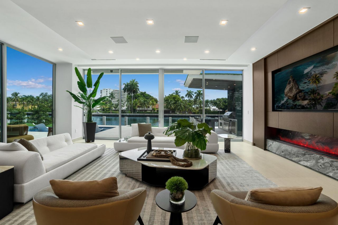 414 Royal Plaza Drive, Fort Lauderdale, FL 33301 Photo