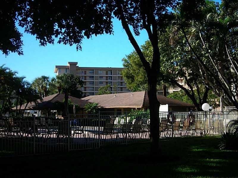 2600 S Course Drive, Unit 107, Pompano Beach, FL 33069 Photo