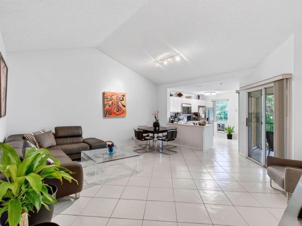6737 Via Regina, Boca Raton, FL 33433