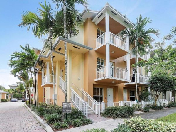 400 SW 14TH Avenue, Fort Lauderdale, FL 33312