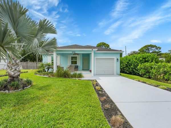 5715 SE Pine Avenue, Stuart, FL 34997