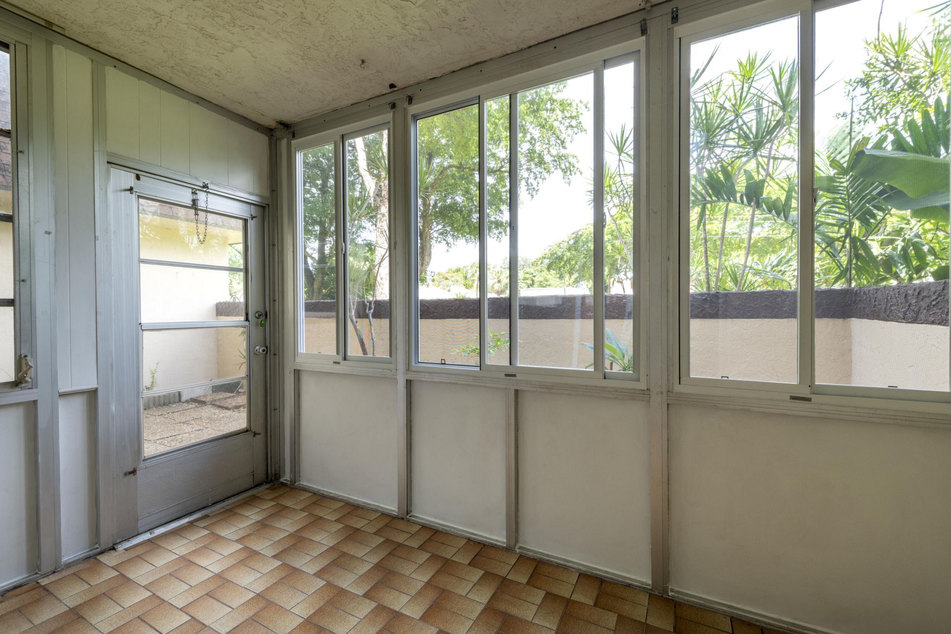 7300 NW 17th Street, Unit 105, Plantation, FL 33313 Photo