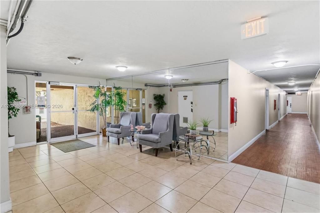 7300 NW 17th Street, Unit 105, Plantation, FL 33313 Photo
