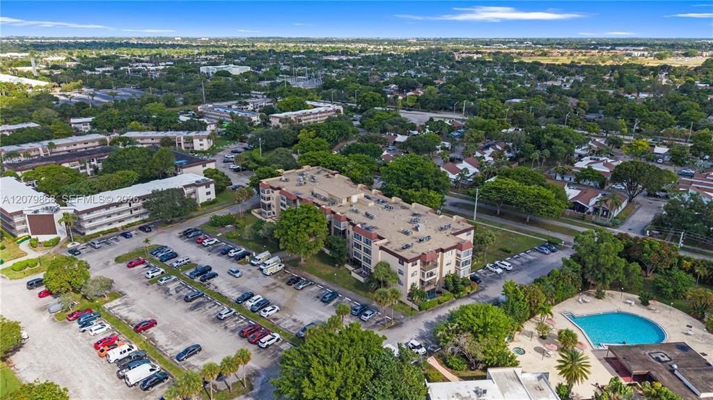 7300 NW 17th Street, Unit 105, Plantation, FL 33313 Photo