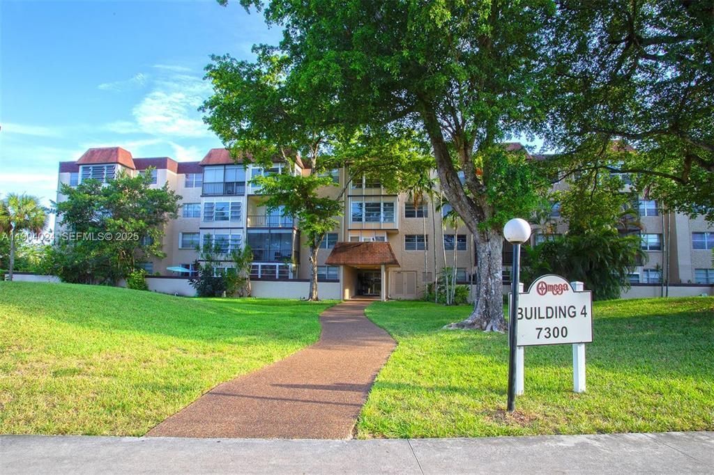 7300 NW 17th Street, Unit 105, Plantation, FL 33313 Photo