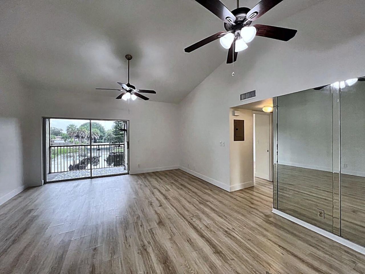 719 Gardens Drive, Unit 206, Pompano Beach, FL 33069 Photo