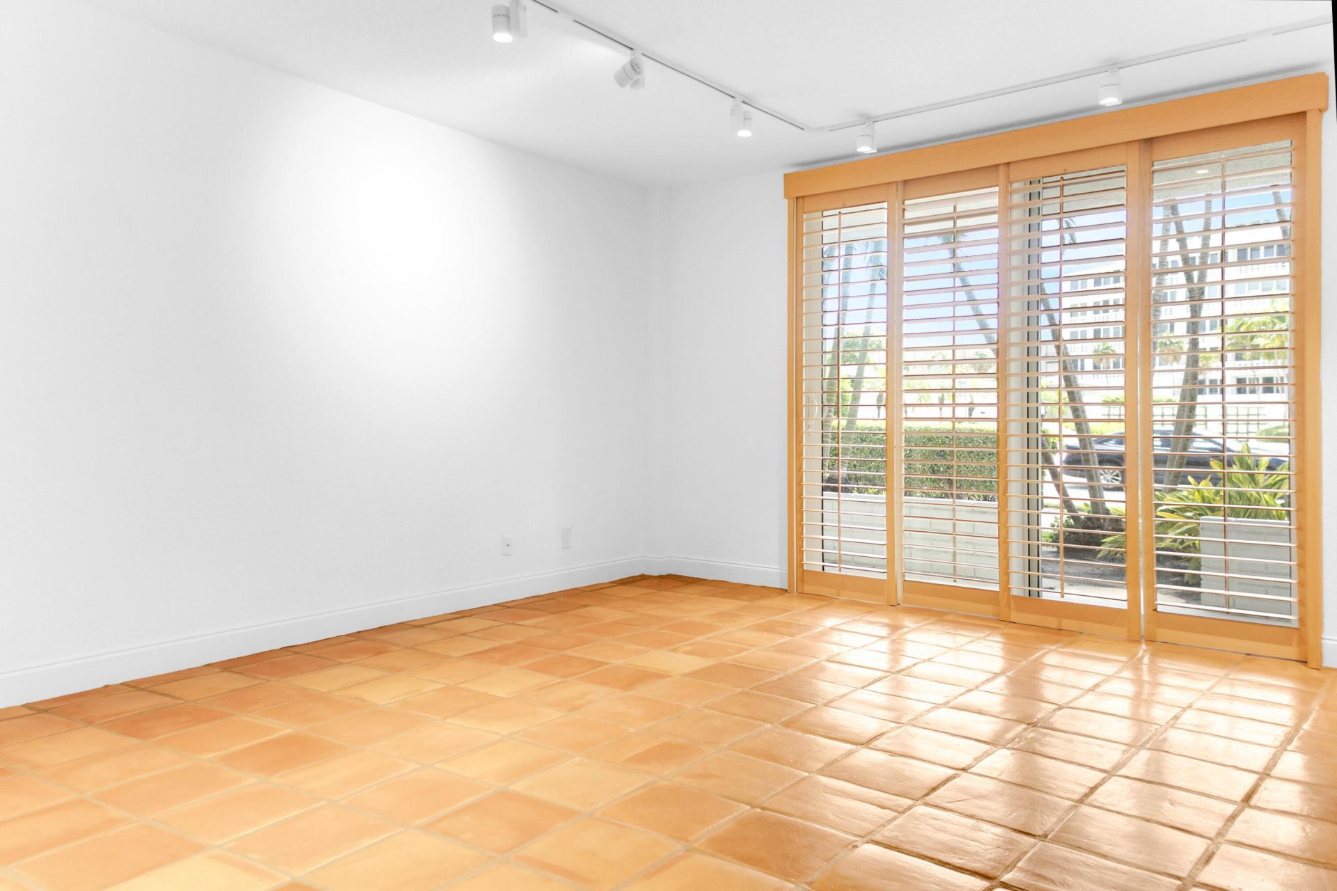 139 Sunrise Avenue, Unit 107, Palm Beach, FL 33480 Photo