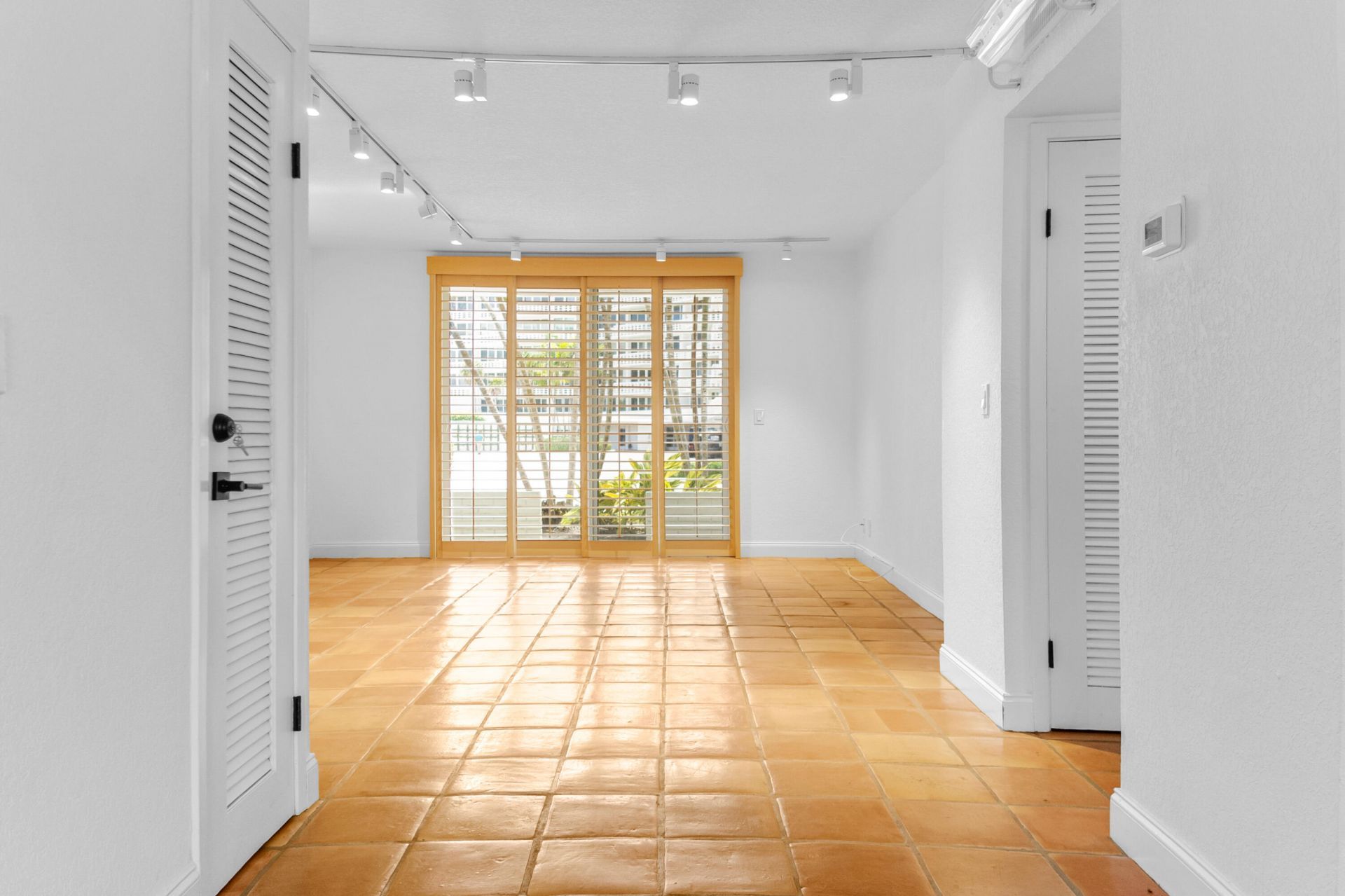 139 Sunrise Avenue, Unit 107, Palm Beach, FL 33480 Photo