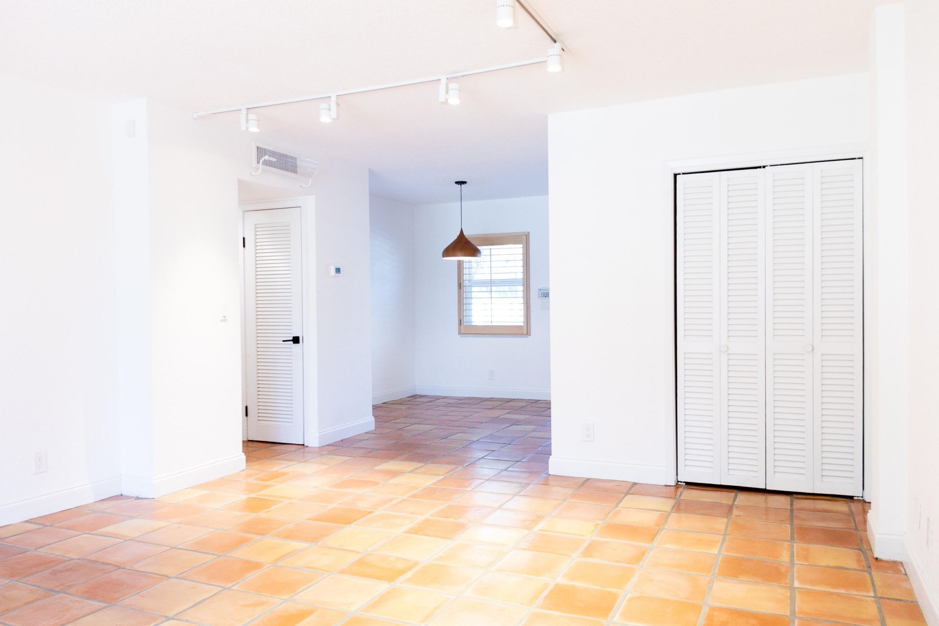 139 Sunrise Avenue, Unit 107, Palm Beach, FL 33480 Photo