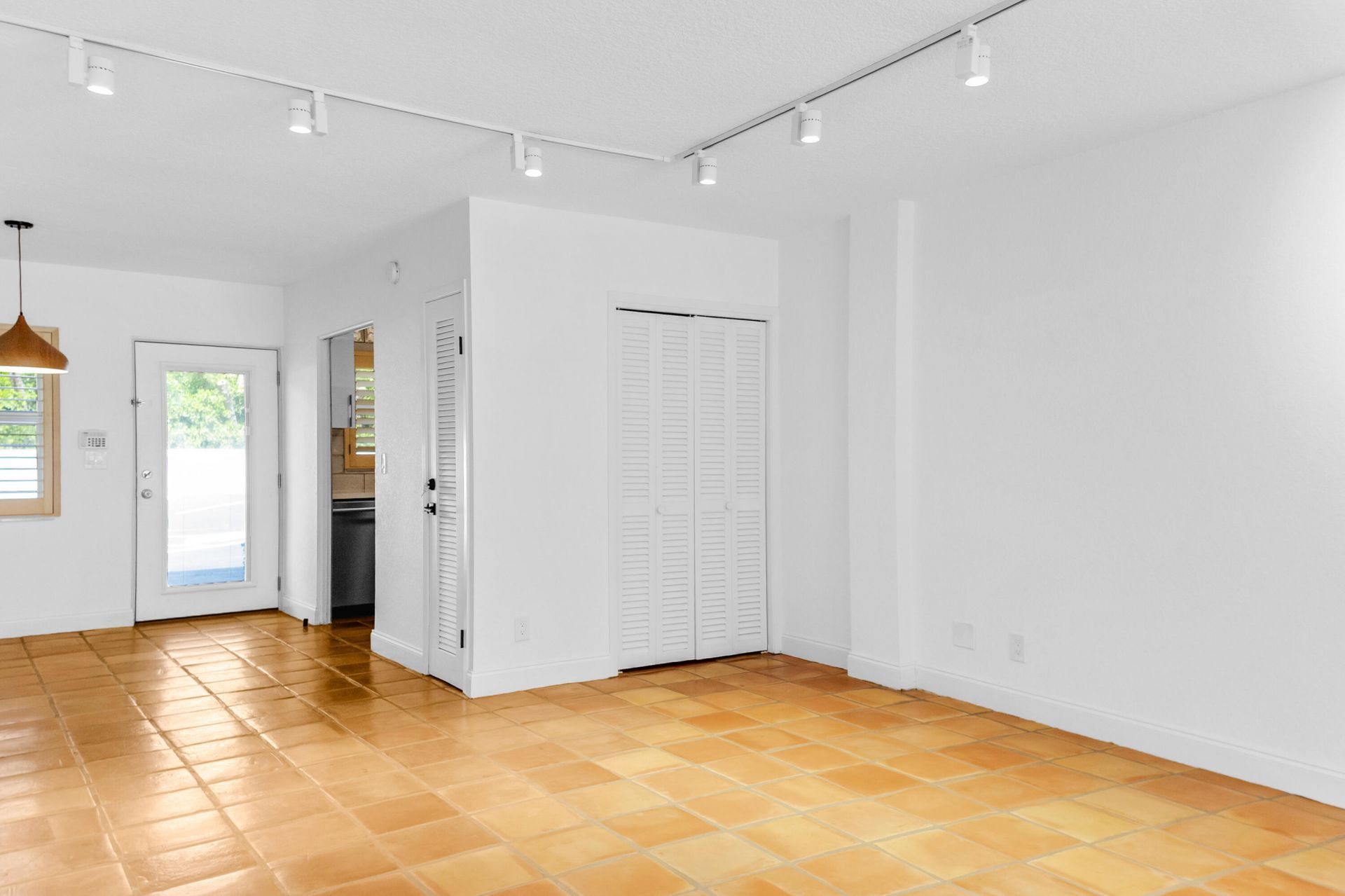 139 Sunrise Avenue, Unit 107, Palm Beach, FL 33480 Photo