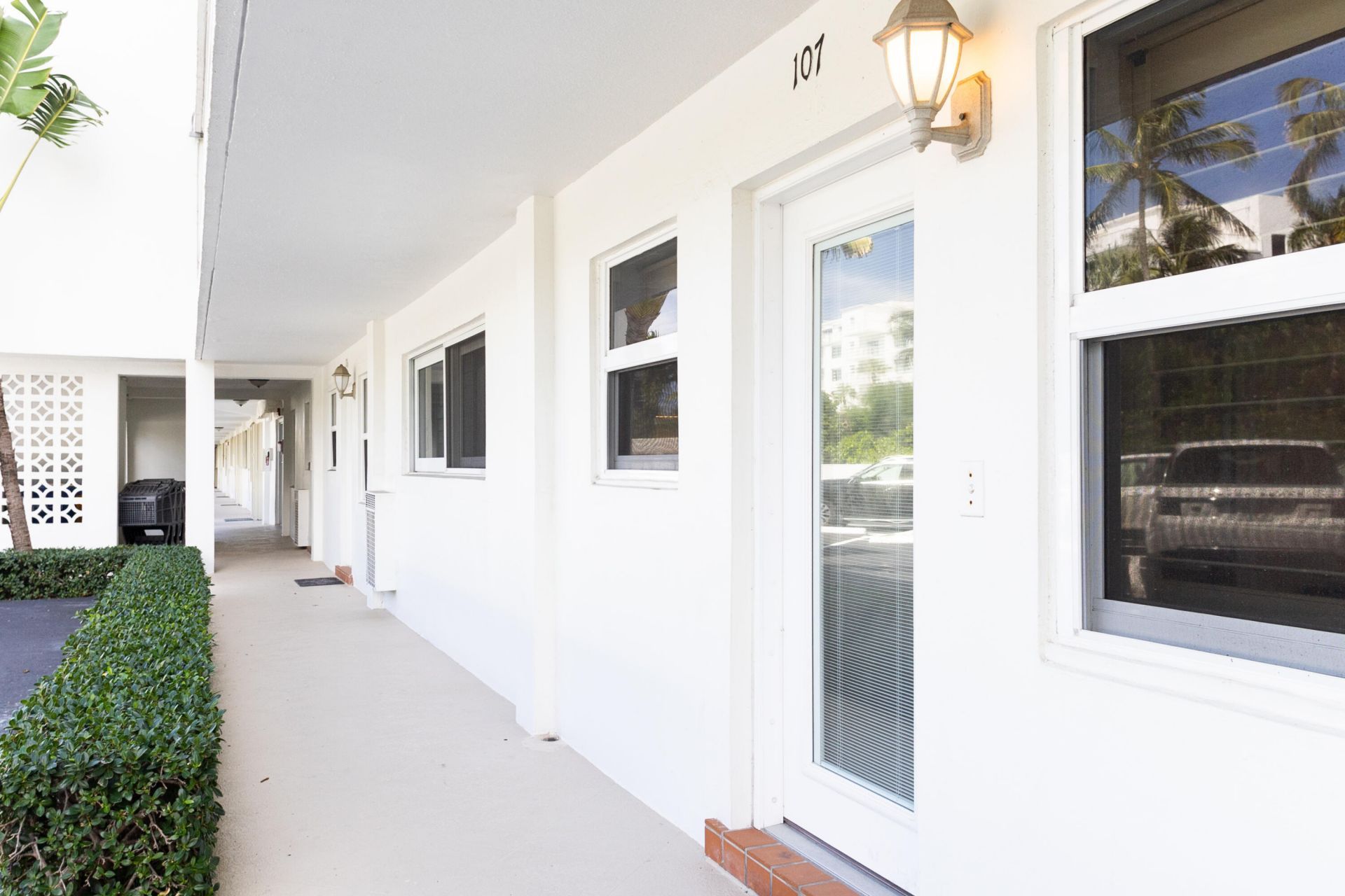 139 Sunrise Avenue, Unit 107, Palm Beach, FL 33480 Photo