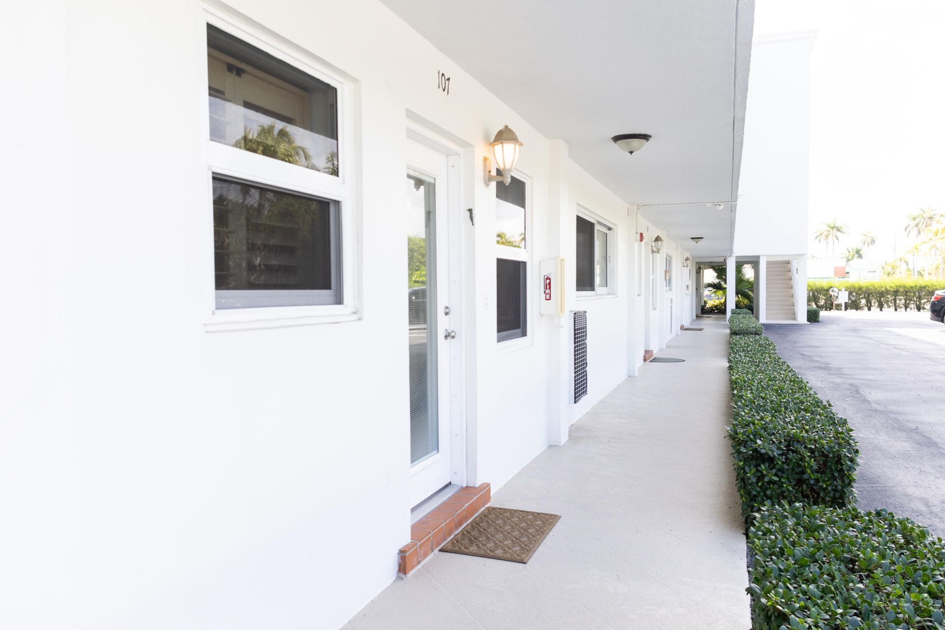 139 Sunrise Avenue, Unit 107, Palm Beach, FL 33480 Photo