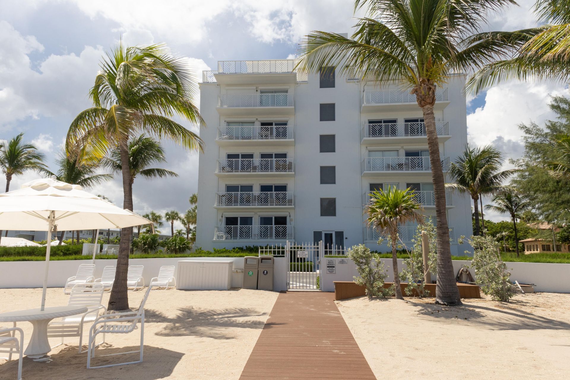 139 Sunrise Avenue, Unit 107, Palm Beach, FL 33480 Photo