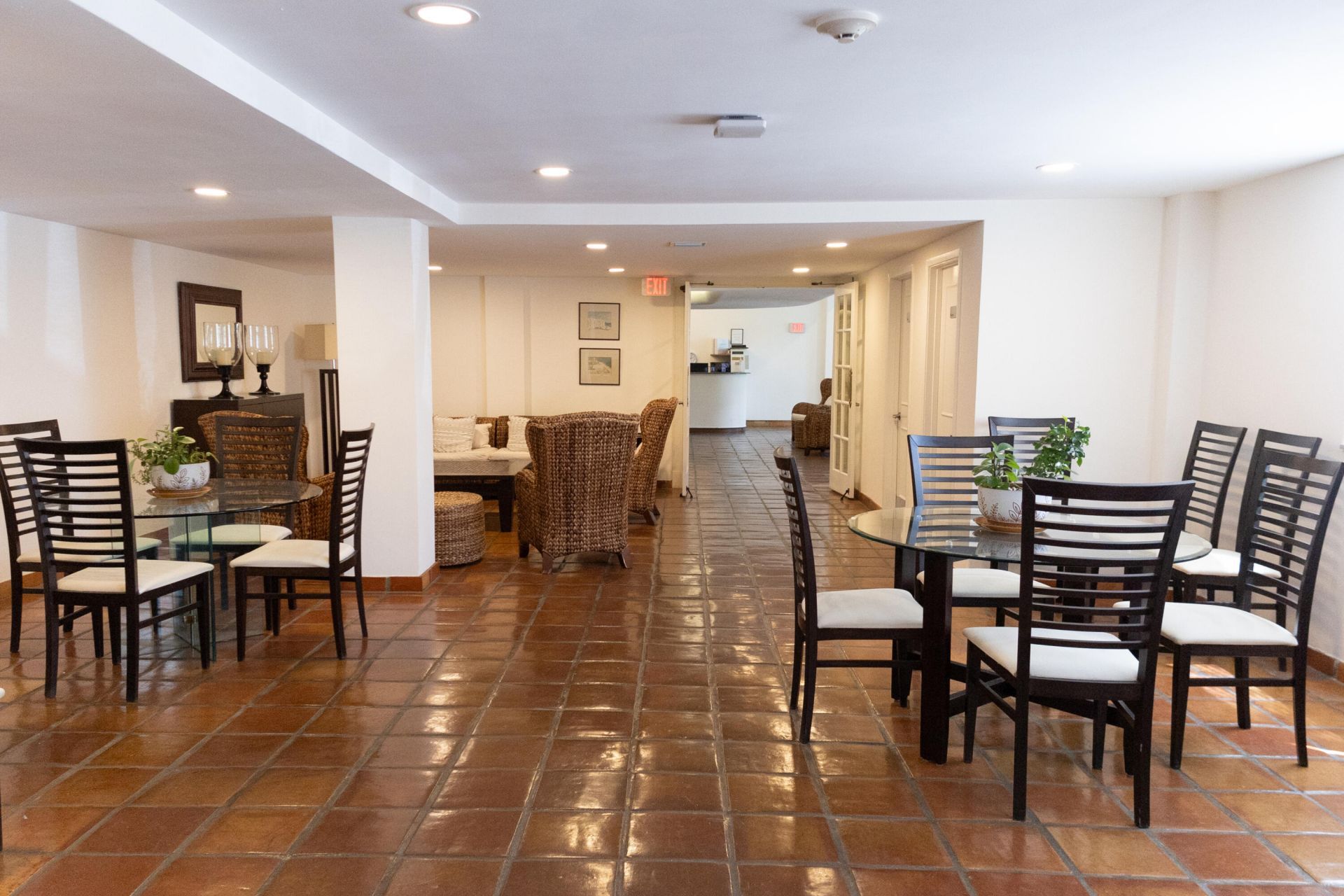139 Sunrise Avenue, Unit 107, Palm Beach, FL 33480 Photo