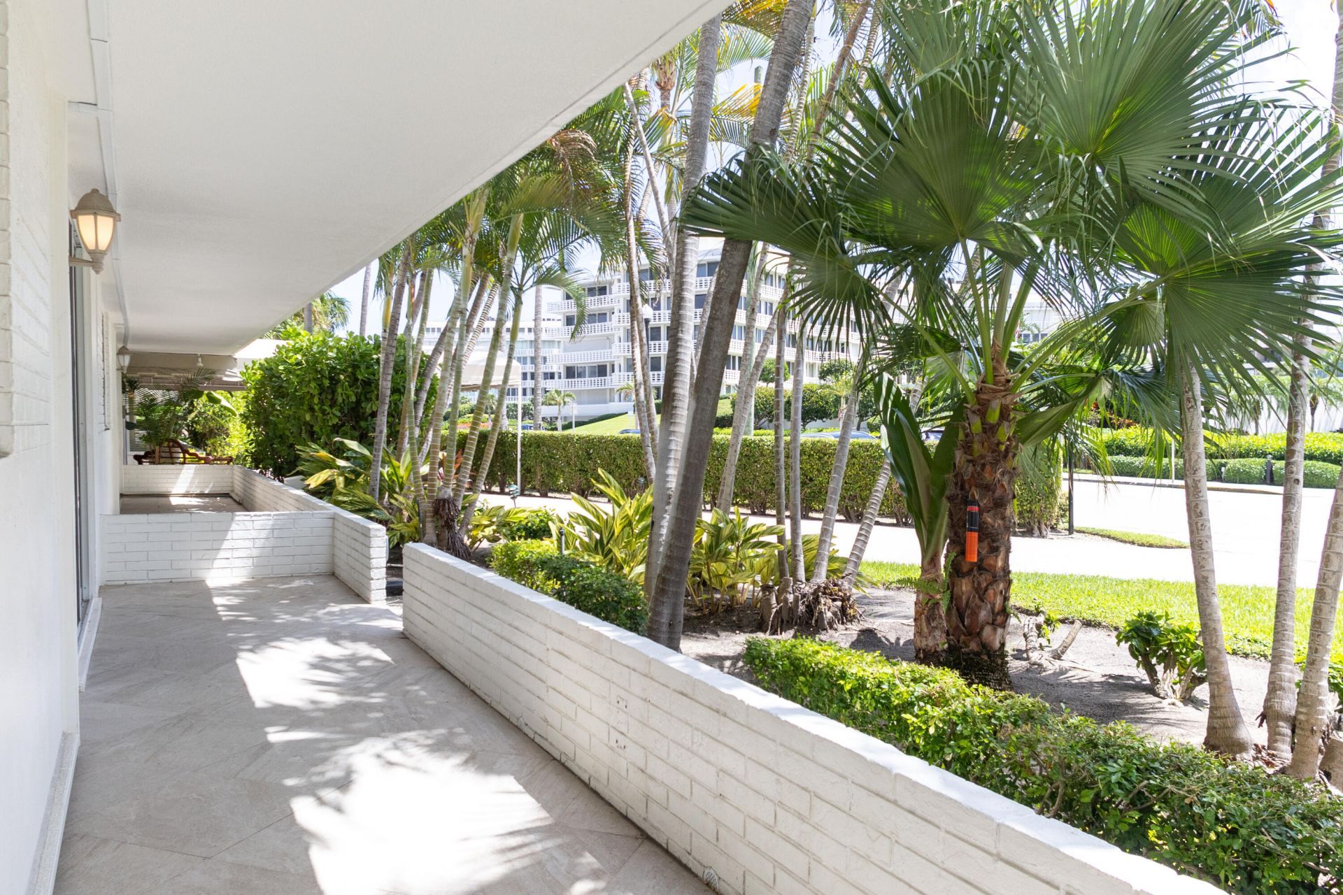 139 Sunrise Avenue, Unit 107, Palm Beach, FL 33480 Photo