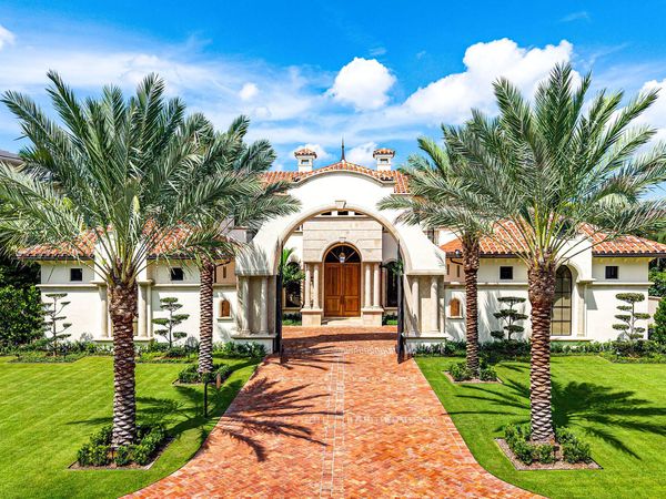 2055 Royal Palm Way, Boca Raton, FL 33432