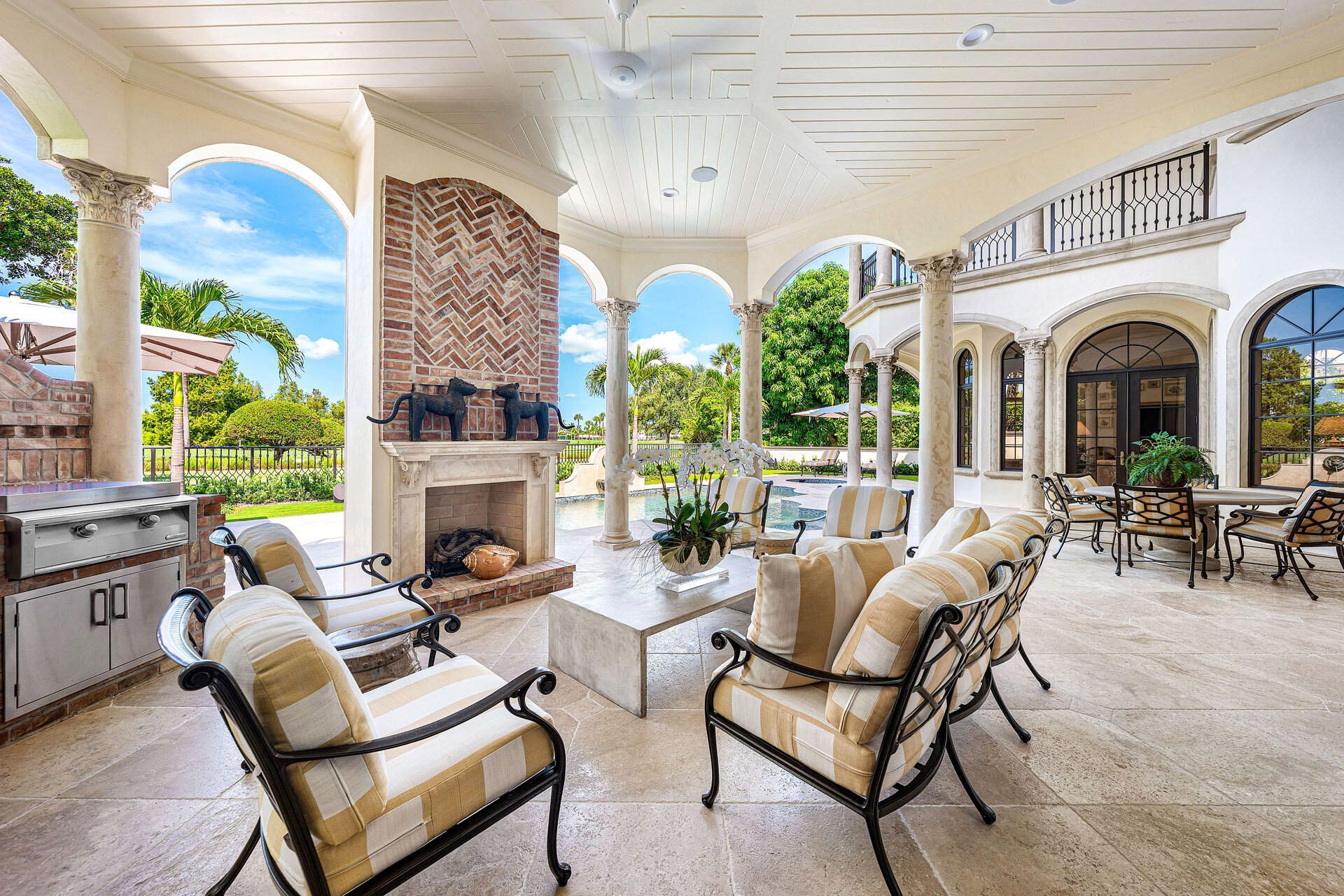 2055 Royal Palm Way, Boca Raton, FL 33432 Photo