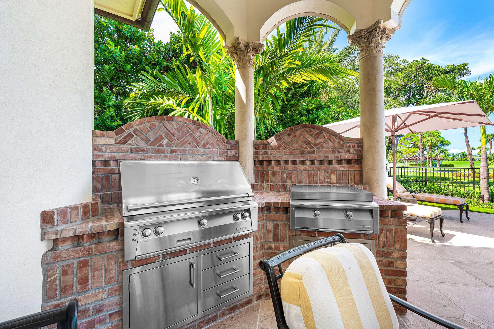2055 Royal Palm Way, Boca Raton, FL 33432 Photo