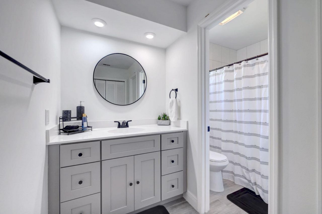 543 SE Greenway Terrace, Port Saint Lucie, FL 34983 Photo