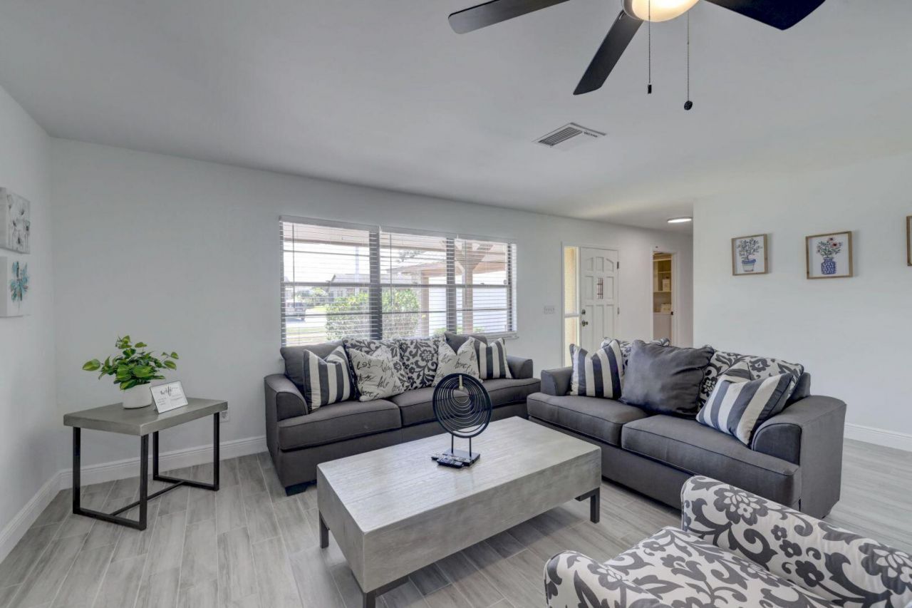 543 SE Greenway Terrace, Port Saint Lucie, FL 34983 Photo