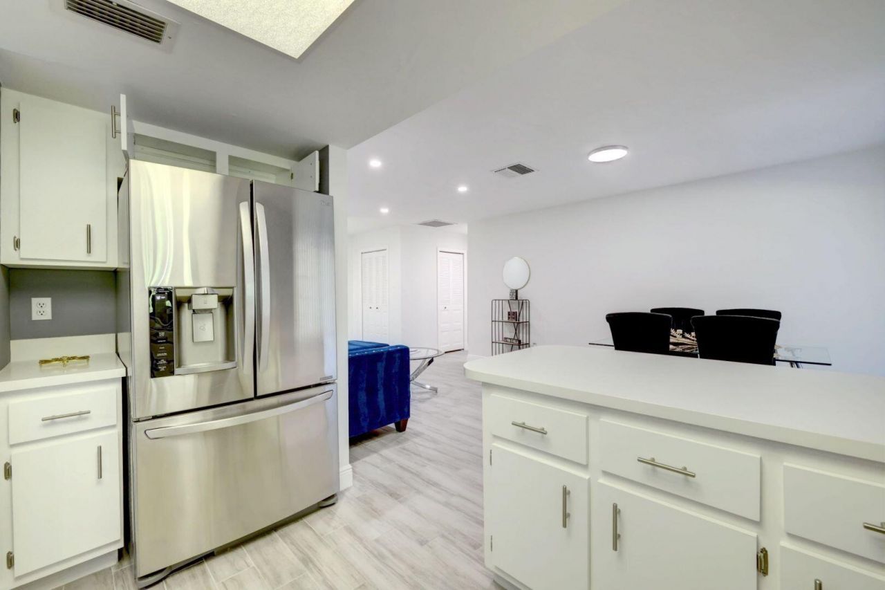 543 SE Greenway Terrace, Port Saint Lucie, FL 34983 Photo