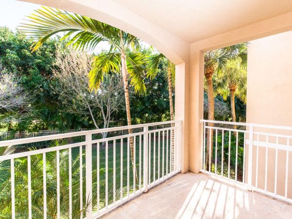 6492 EMERALD DUNES Drive, Unit 205, West Palm Beach, FL 33411