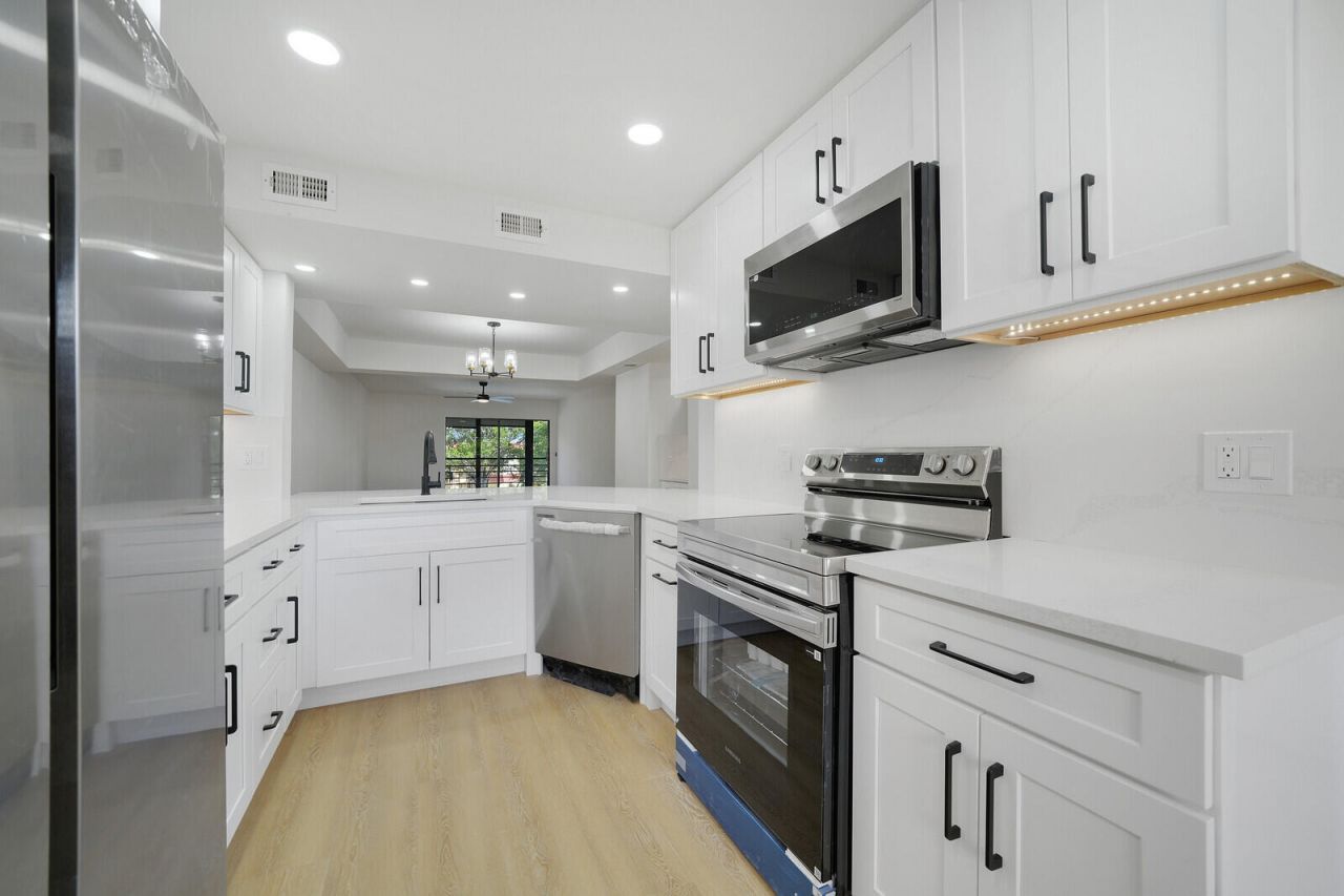 23345 Carolwood Lane, Unit 406, Boca Raton, FL 33428 Photo