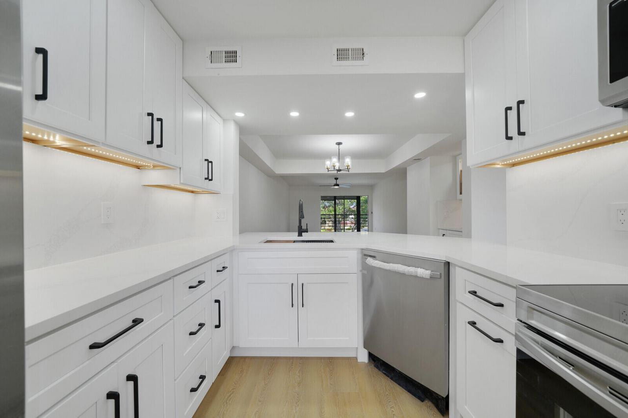 23345 Carolwood Lane, Unit 406, Boca Raton, FL 33428 Photo