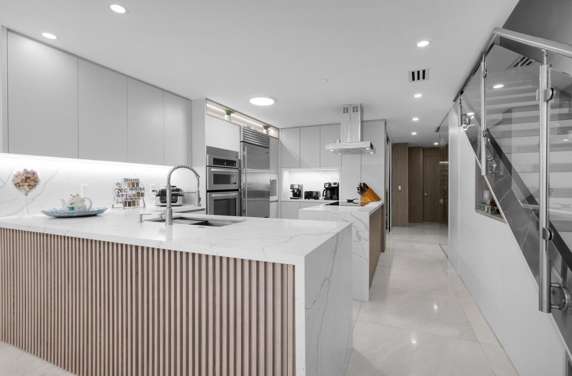 2950 NE 188th Street, Unit 122, Aventura, FL 33180 Photo