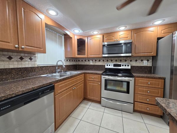 5860 NW 44TH Street, Unit 502, Lauderhill, FL 33319