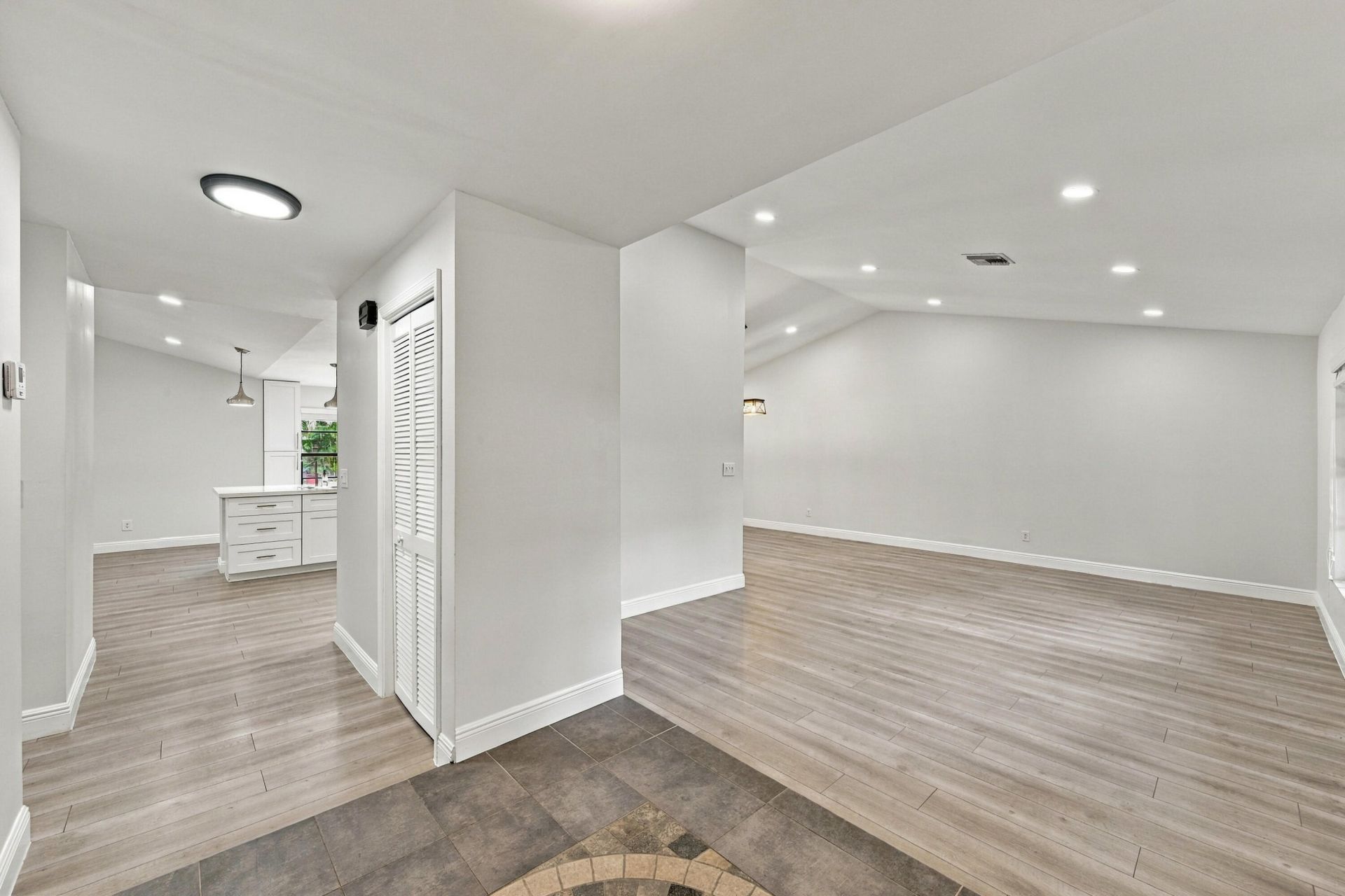9255 NW 18th Street, Plantation, FL 33322 Photo