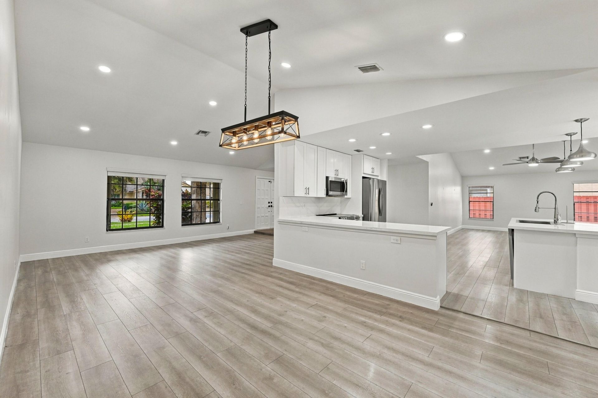 9255 NW 18th Street, Plantation, FL 33322 Photo