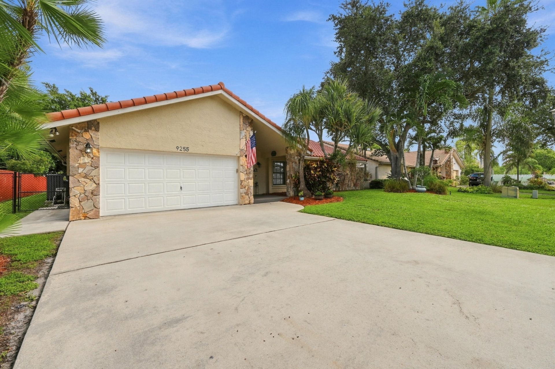 9255 NW 18th Street, Plantation, FL 33322 Photo