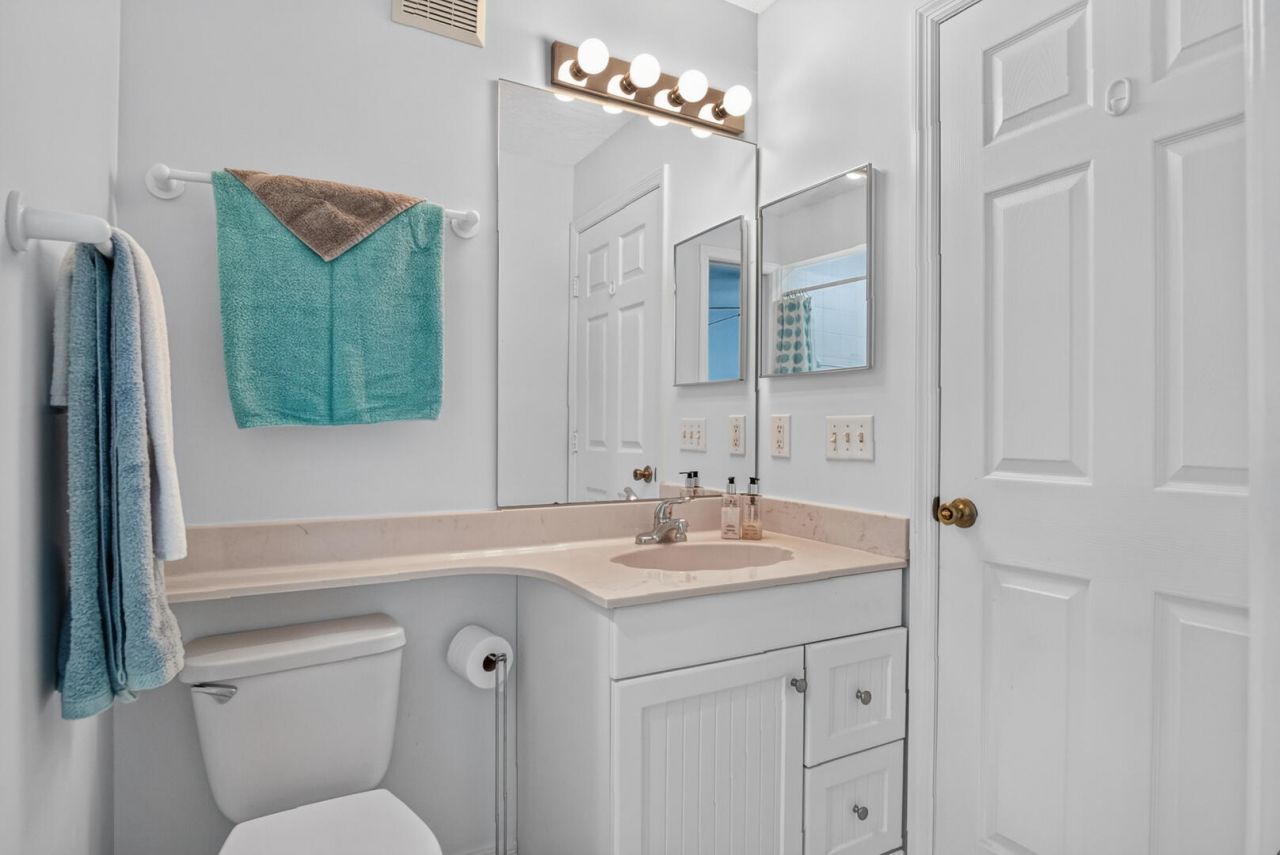 1120 Swan Lake Circle, Unit 1402, Port Saint Lucie, FL 34986 Photo