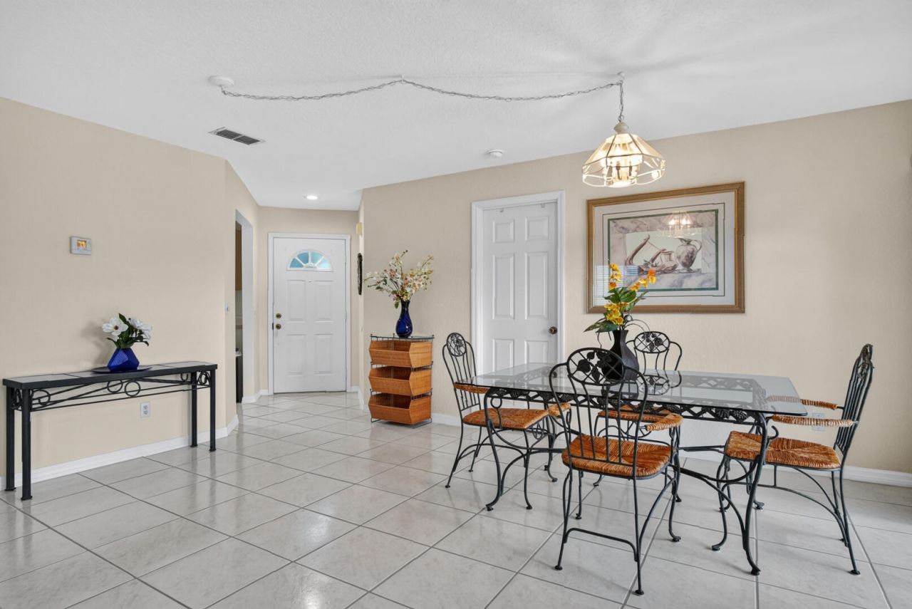 1120 Swan Lake Circle, Unit 1402, Port Saint Lucie, FL 34986 Photo