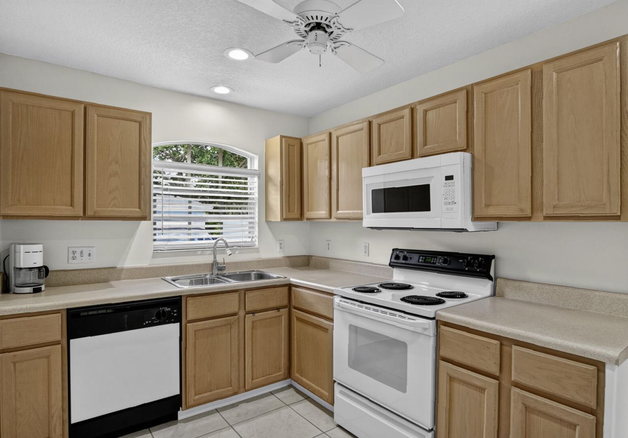 1120 Swan Lake Circle, Unit 1402, Port Saint Lucie, FL 34986 Photo