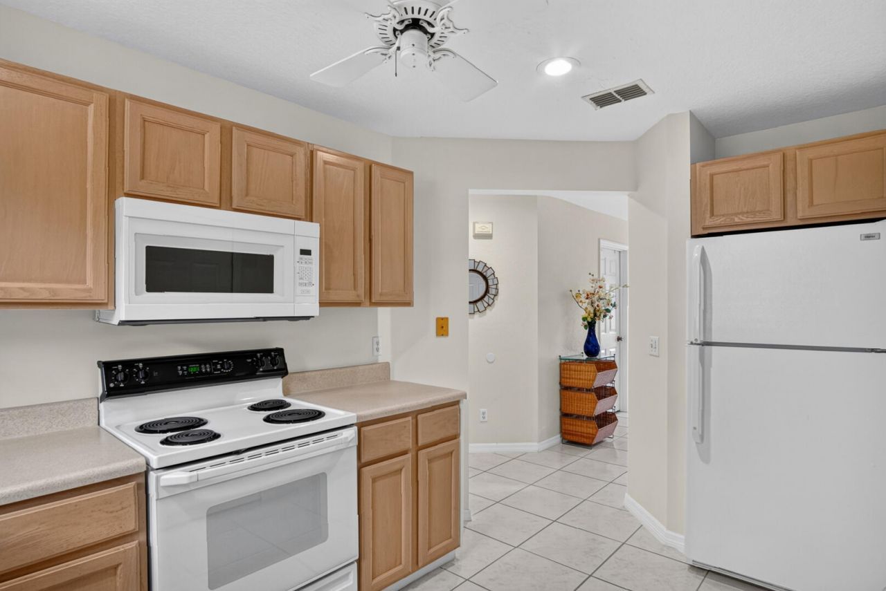 1120 Swan Lake Circle, Unit 1402, Port Saint Lucie, FL 34986 Photo