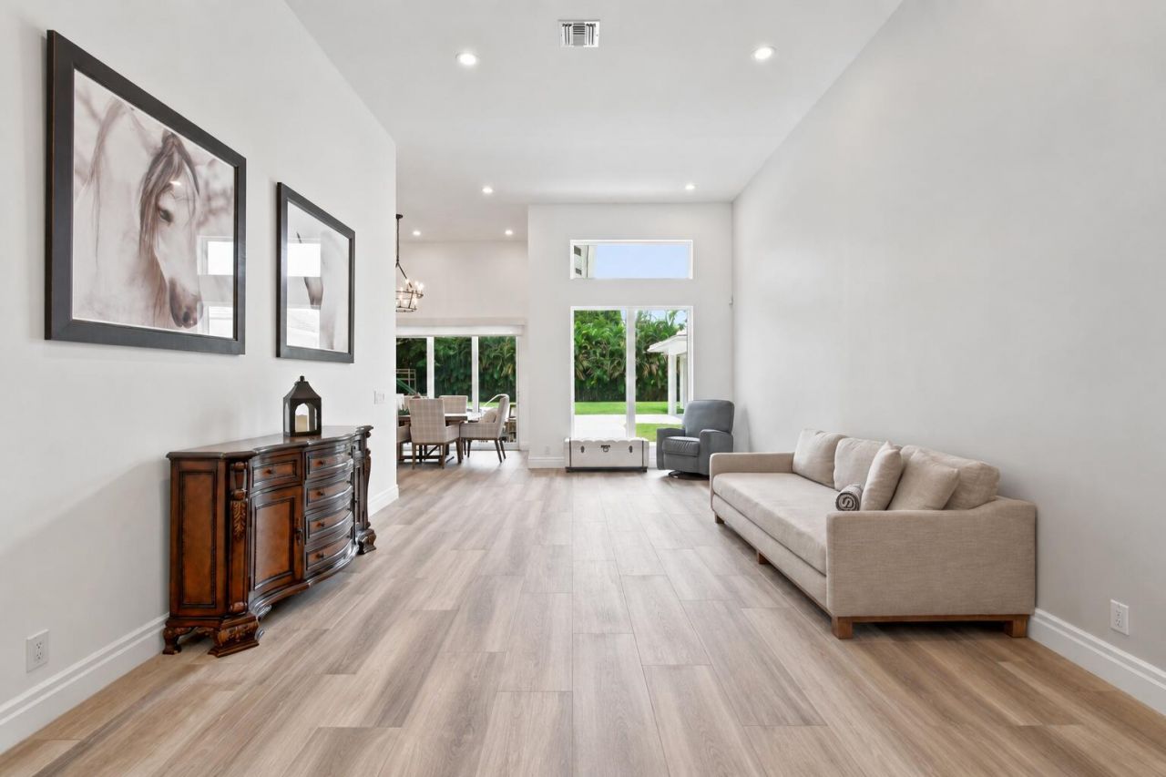 5664 High Flyer Road S, Palm Beach Gardens, FL 33418 Photo