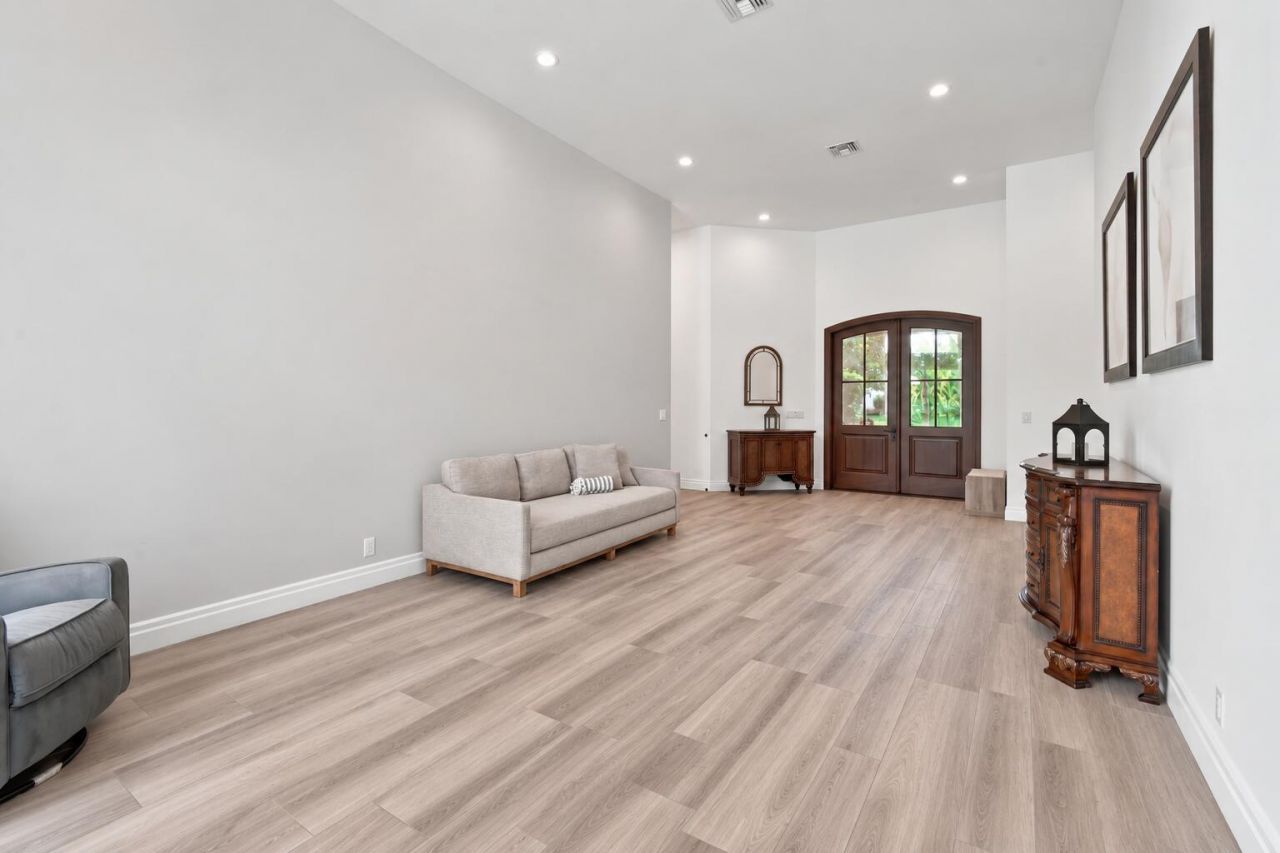5664 High Flyer Road S, Palm Beach Gardens, FL 33418 Photo