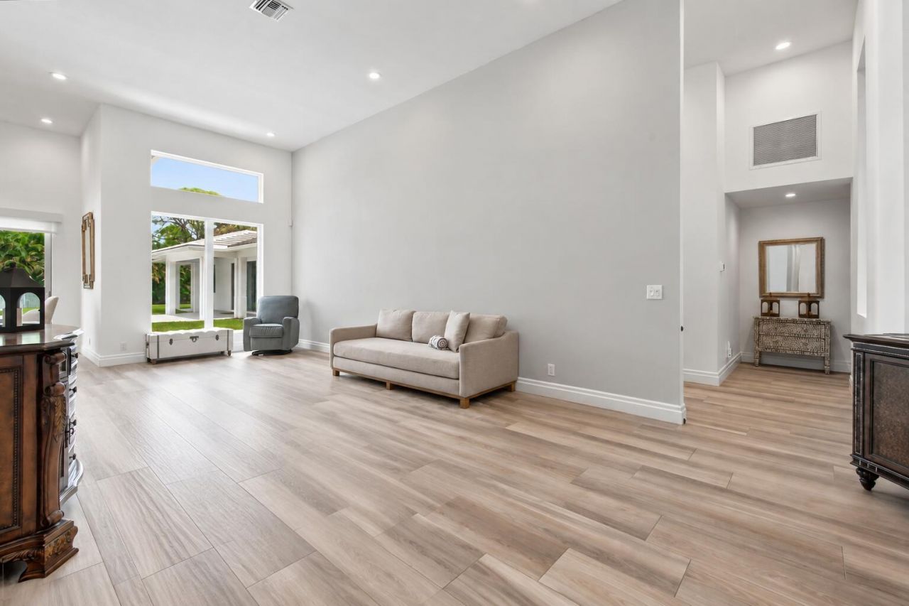 5664 High Flyer Road S, Palm Beach Gardens, FL 33418 Photo