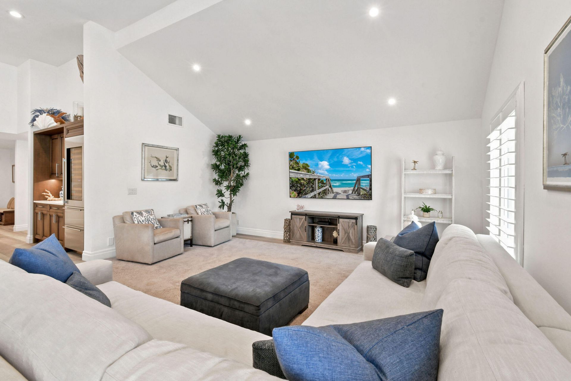 5664 High Flyer Road S, Palm Beach Gardens, FL 33418 Photo