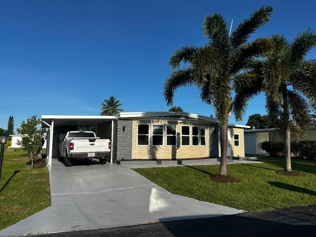 8572 Crown Drive, Boynton Beach, FL 33436 Photo
