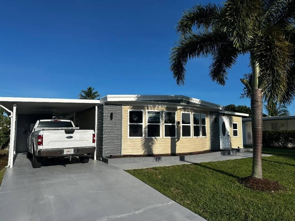 8572 Crown Drive, Boynton Beach, FL 33436 Photo
