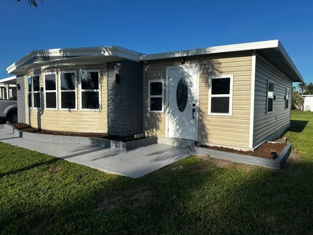 8572 Crown Drive, Boynton Beach, FL 33436 Photo