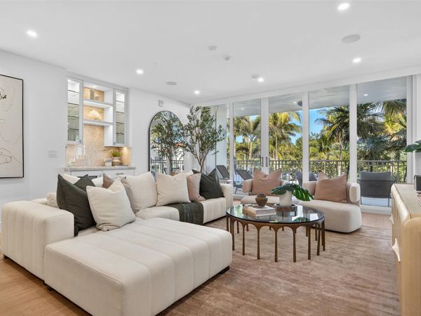 100 ROYAL PALM Way, Unit D2, Palm Beach, FL 33480