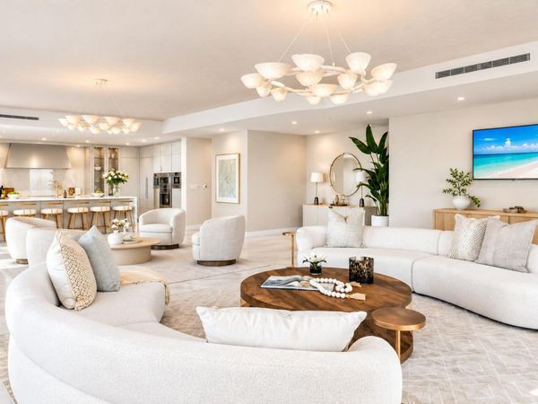 220 SE MIZNER Boulevard, Unit 803, Boca Raton, FL 33432
