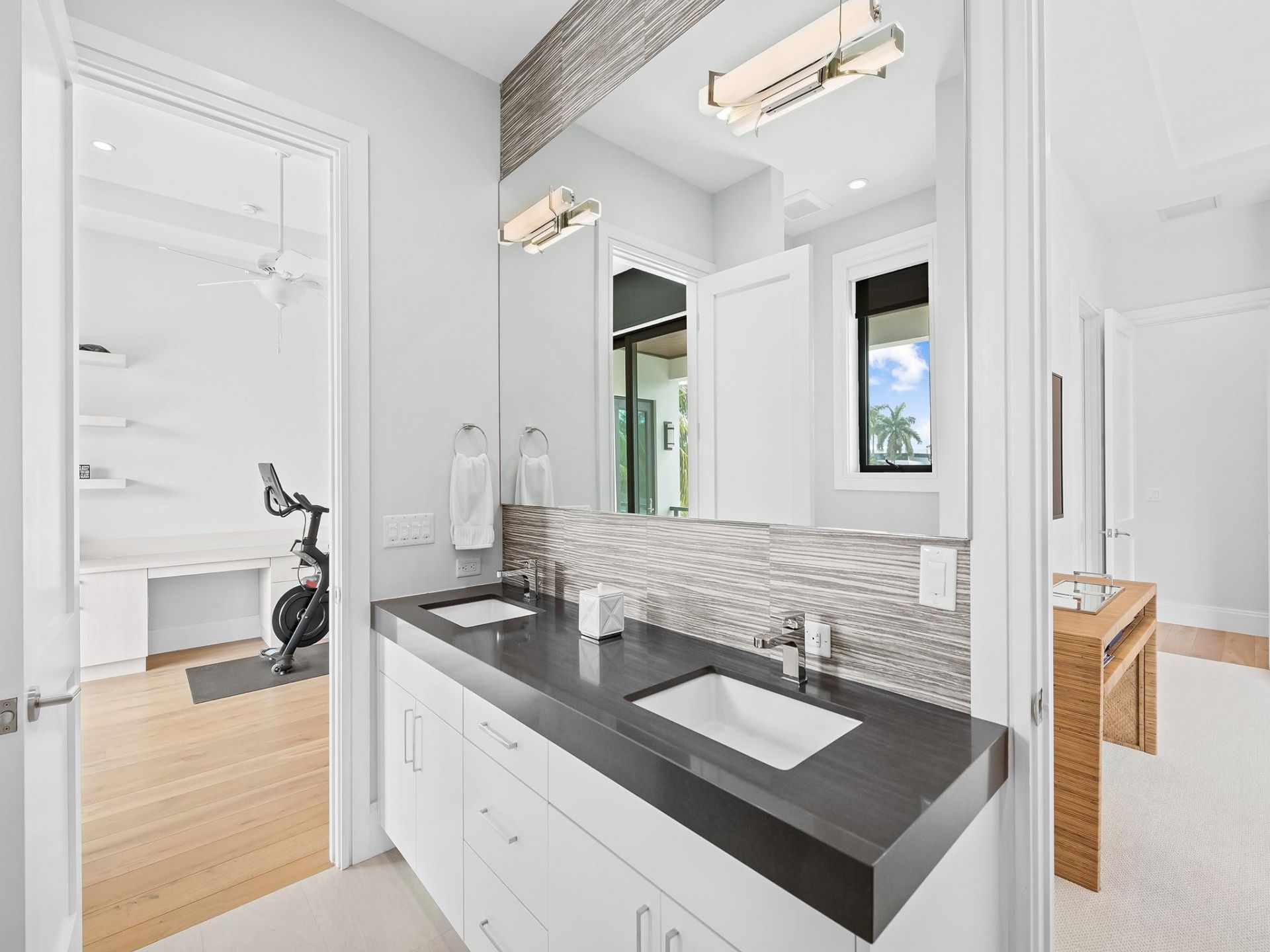 301 NE 23rd Avenue, Fort Lauderdale, FL 33305 Photo